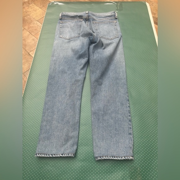 rag & bone Fit 2 slim size 30
Slim fit light indigo (Hayes)
Inseam 26 cropped - Picture 3 of 8